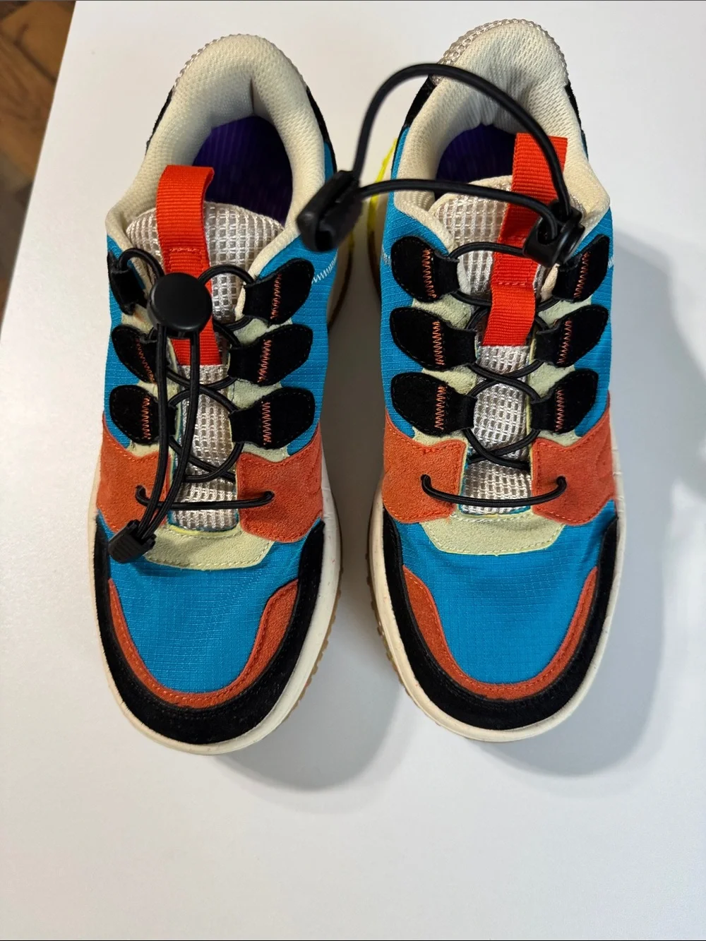 Multicolor Athletic Sneakers with Toggle Lacing Dr scholls Insoles Size 8